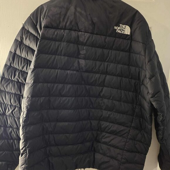 BLACK NORTH FACE COAT WITH BLEMISH ON BACK - Picture 5 of 6